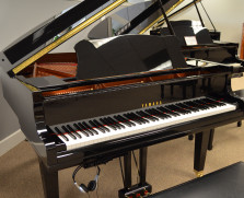 Yamaha GC1 SILENT baby grand